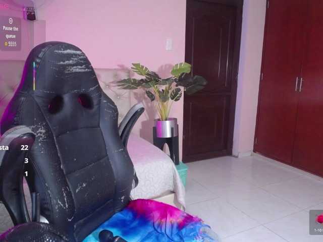 cristal-horny19