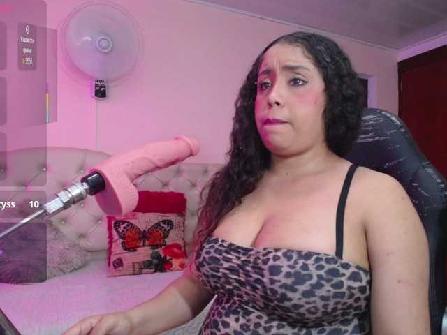 cristal-horny19