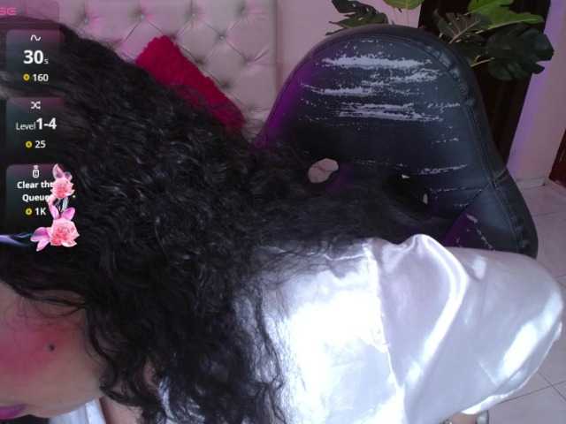 cristal-horny19