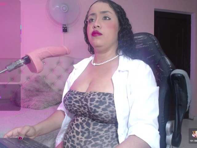 cristal-horny19 live cam preview