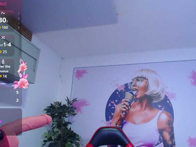 cristal-horny19