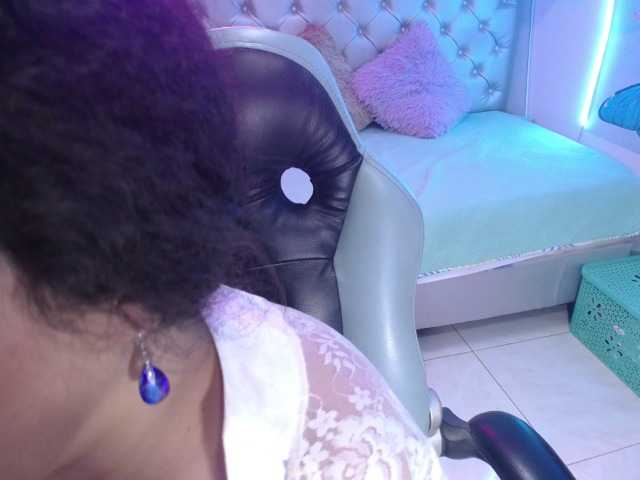 cristal-horny19 live cam on BongaCams