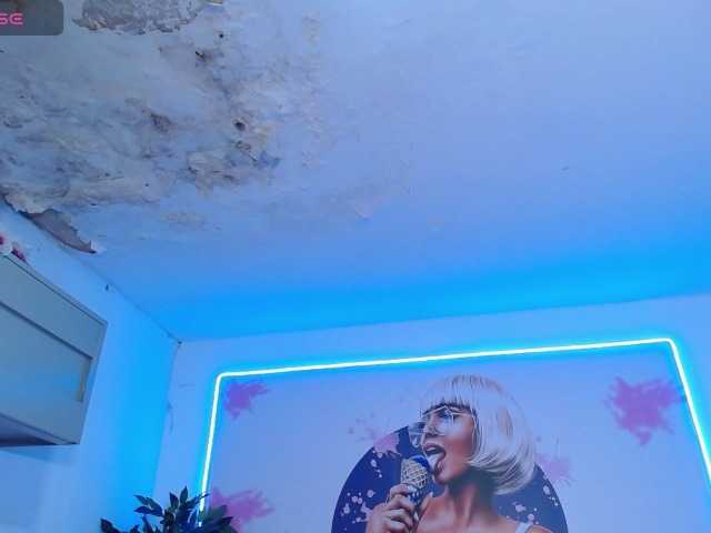 cristal-horny19 live cam on BongaCams