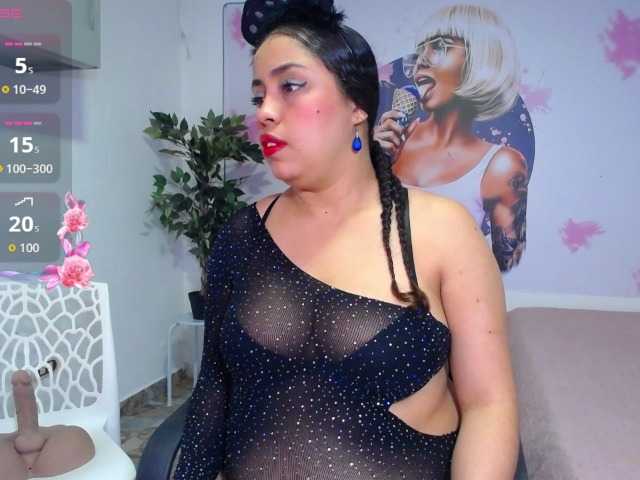 cristal-horny19