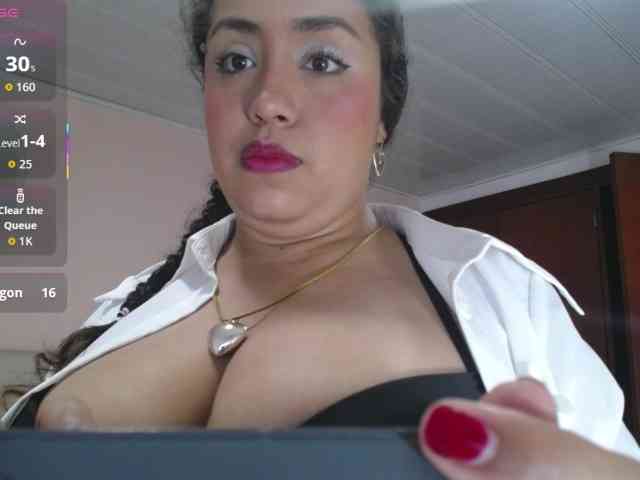 cristal-horny19