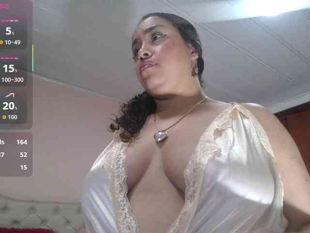cristal-horny19