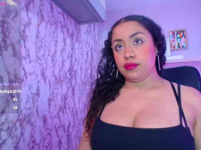 cristal-horny19