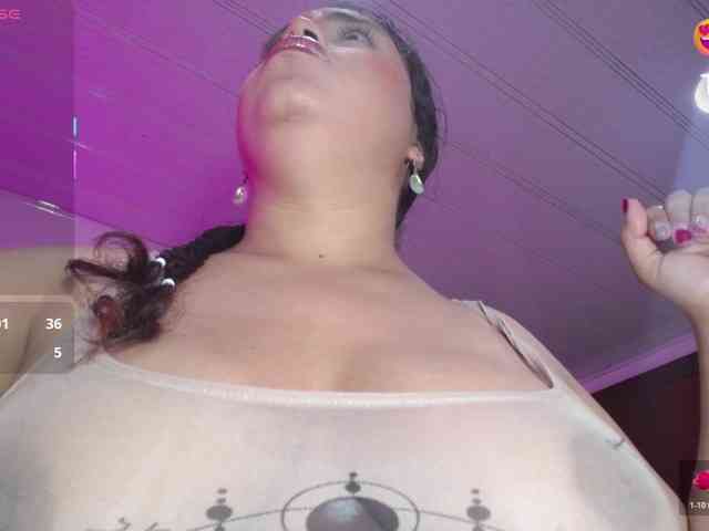 cristal-horny19