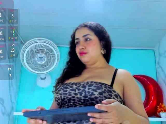 cristal-horny19 webcam
