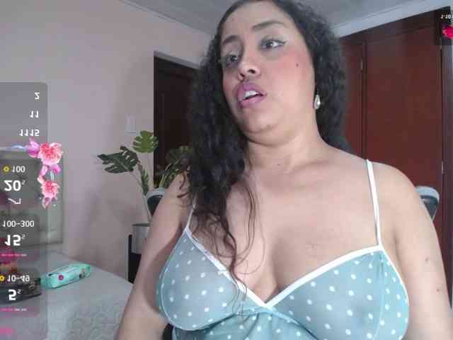 cristal-horny19