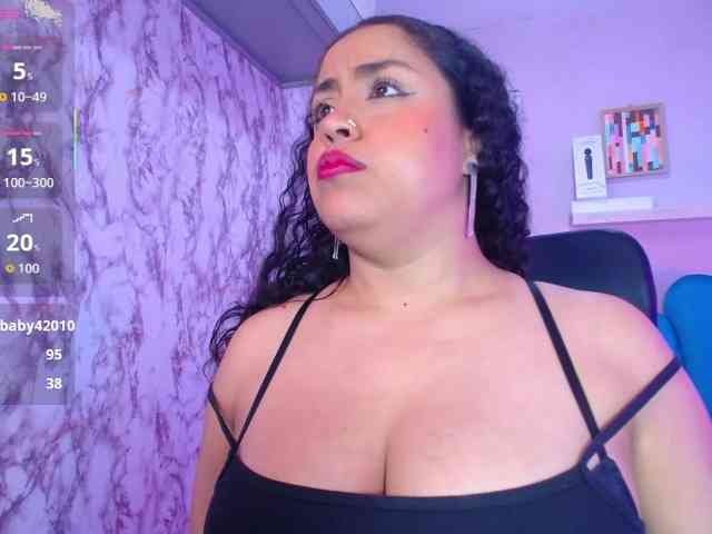 cristal-horny19