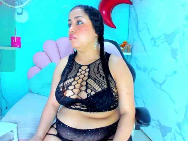 cristal-horny19 webcam
