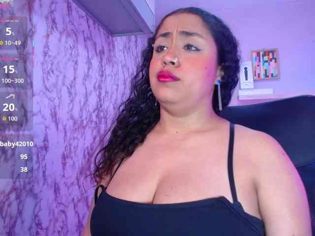 cristal-horny19