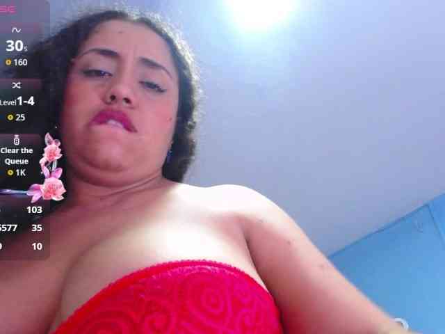 Model: cristal-horny19