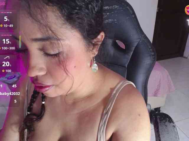 cristal-horny19