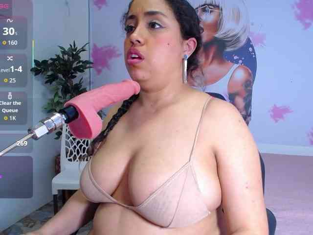 cristal-horny19