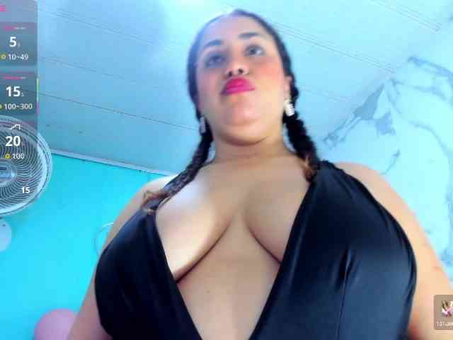cristal-horny19
