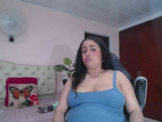 cristal-horny19