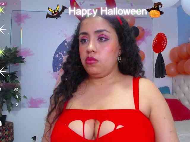 cristal-horny19
