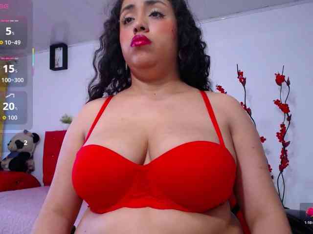 cristal-horny19