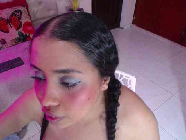 cristal-horny19