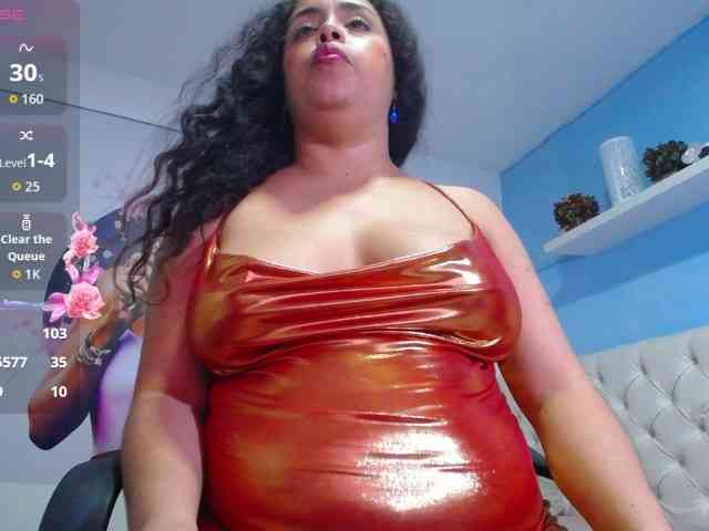 cristal-horny19
