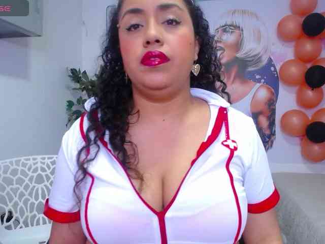 cristal-horny19