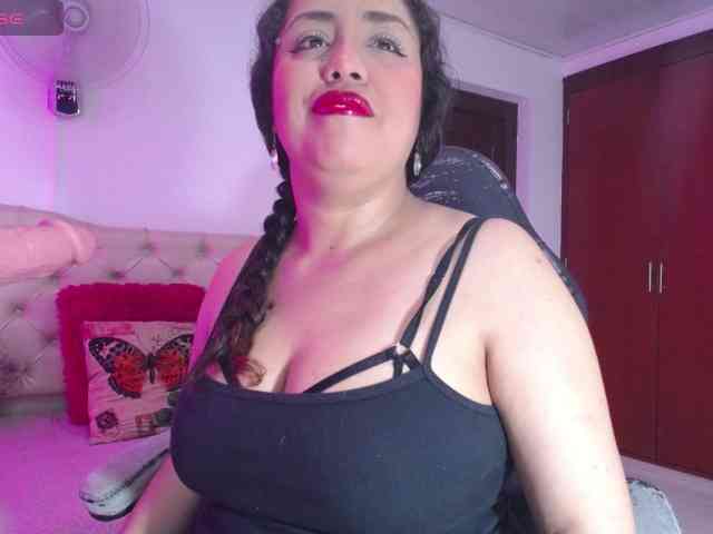 cristal-horny19 webcam