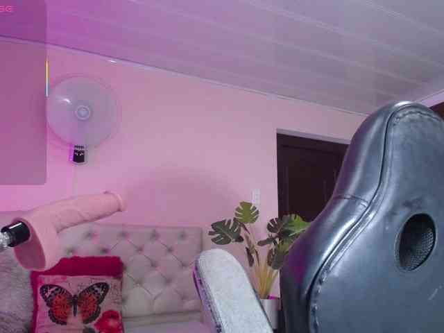cristal-horny19