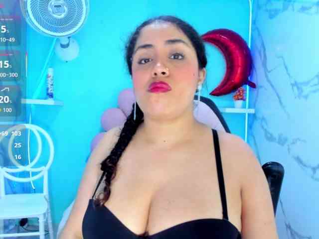 cristal-horny19