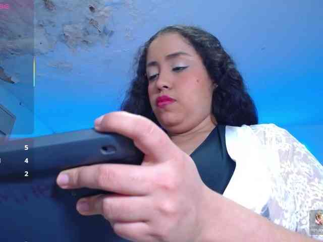 cristal-horny19 webcam