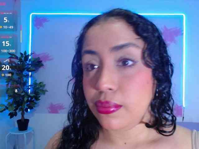 cristal-horny19