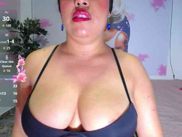 cristal-horny19