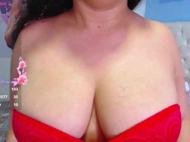 cristal-horny19