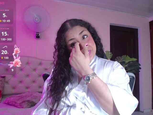 cristal-horny19