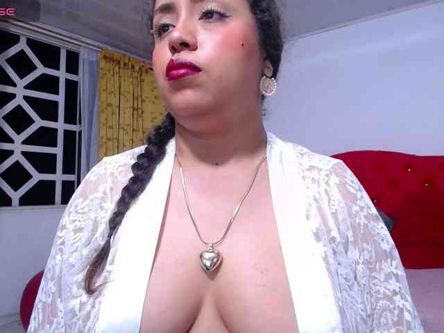 cristal-horny19