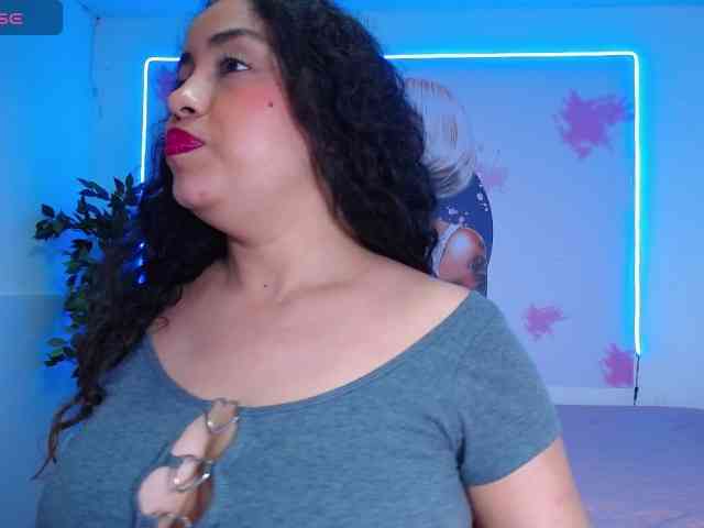 cristal-horny19