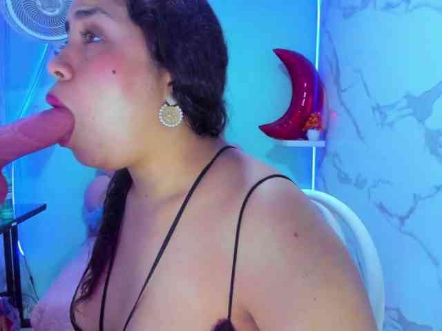 cristal-horny19