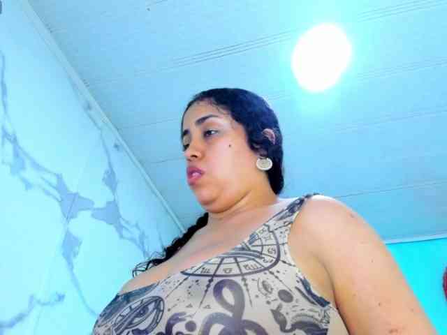 cristal-horny19 webcam