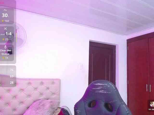 cristal-horny19