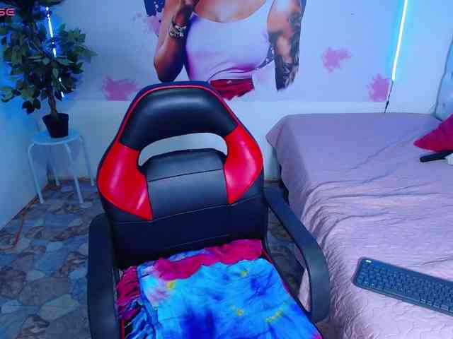 cristal-horny19 webcam