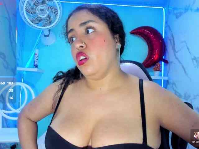 cristal-horny19