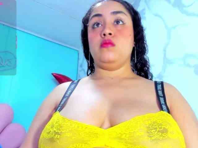cristal-horny19