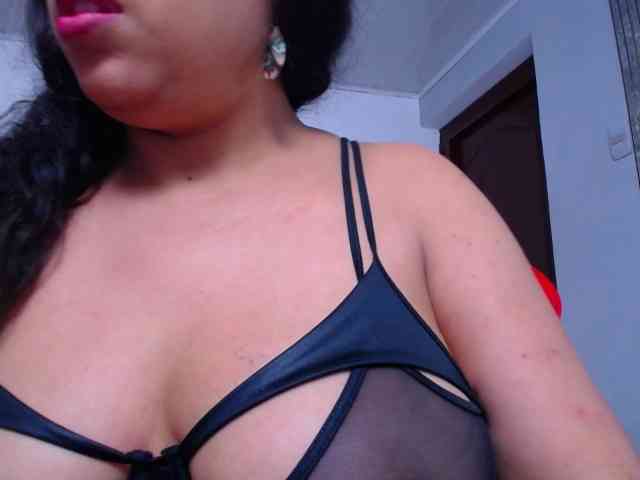 cristal-horny19 webcam