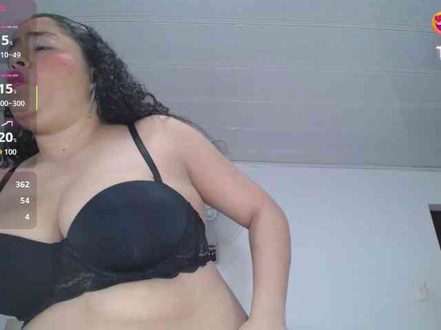 cristal-horny19