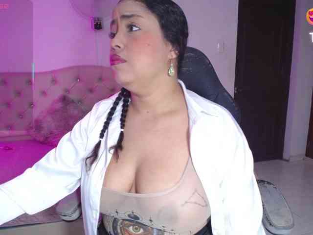 cristal-horny19