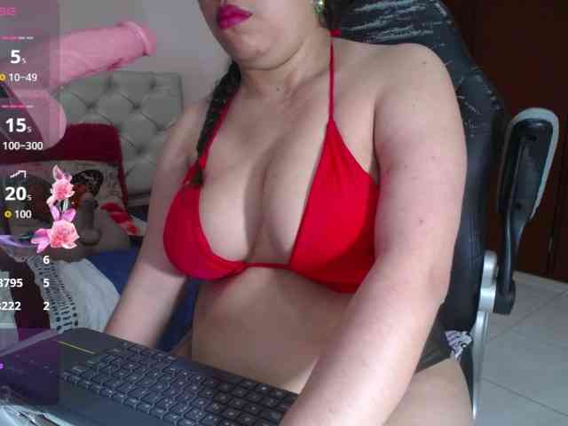cristal-horny19