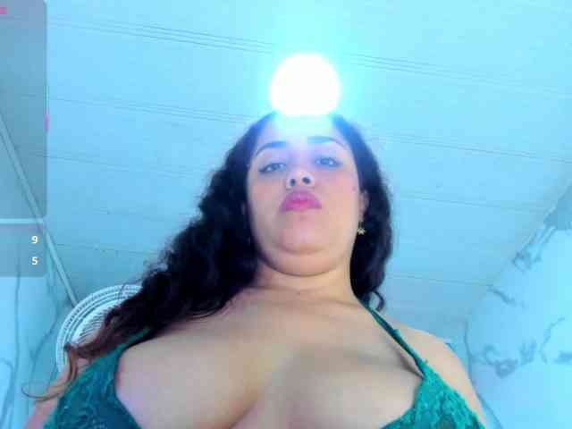 cristal-horny19 webcam