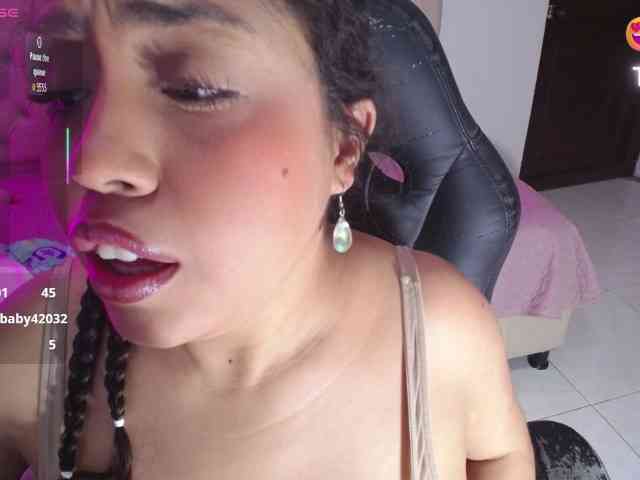 cristal-horny19