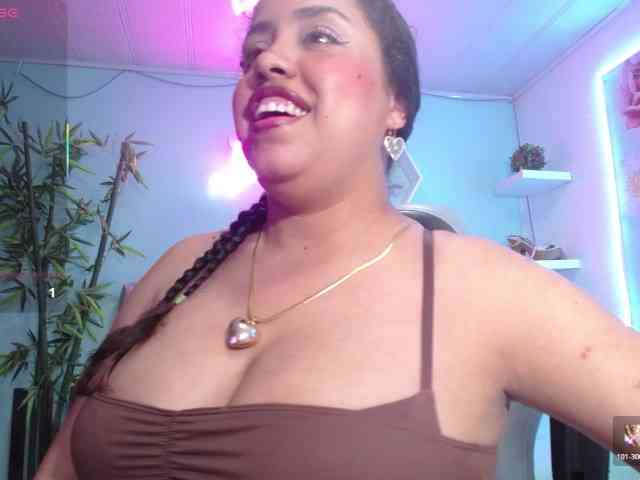 cristal-horny19